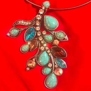 Brand New Beautiful Brooch Necklace